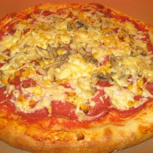 ofenfrische Pizzas