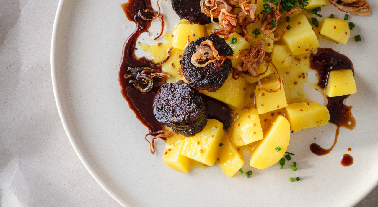 Blutwurst auf Senf-Kartoffelsalat