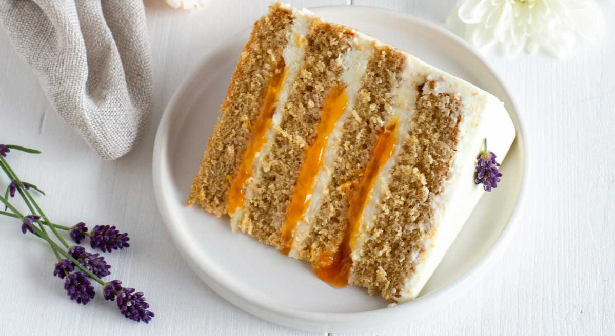 Dinkeltorte mit Topfencreme und Marille