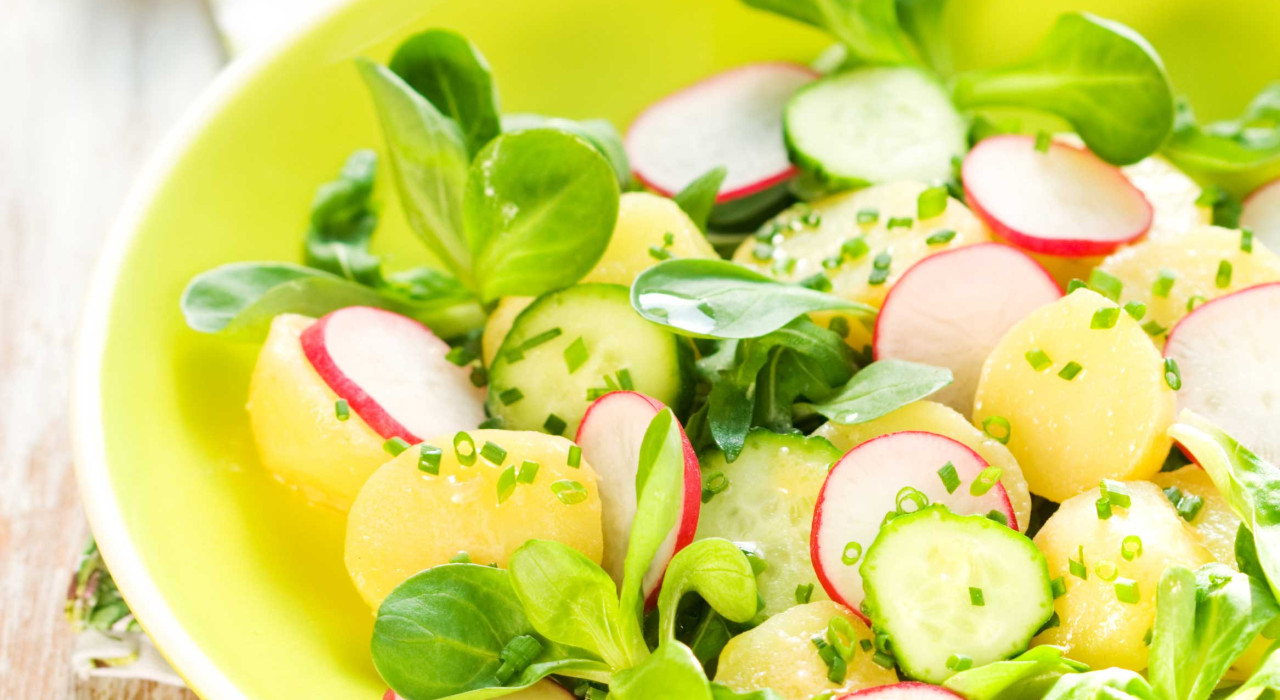 Kartoffel-Vogerl-Salat mit Radieschen