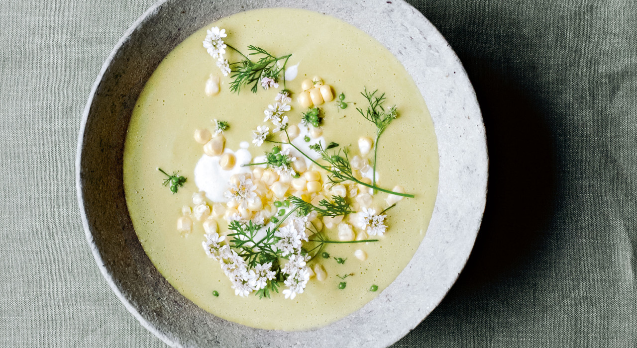 Maissuppe mit Lauch und Koriander