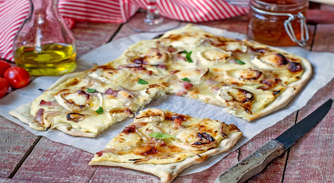 Flammkuchen mit Speck