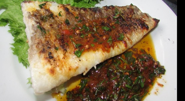 Gegrillte Goldbrasse mit Chermoula