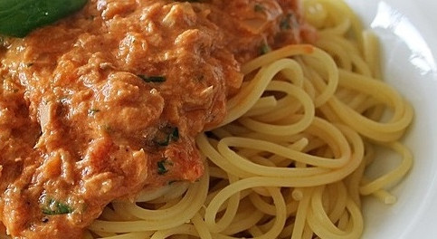 Spaghetti mit Thunfisch-Tomaten Sauce