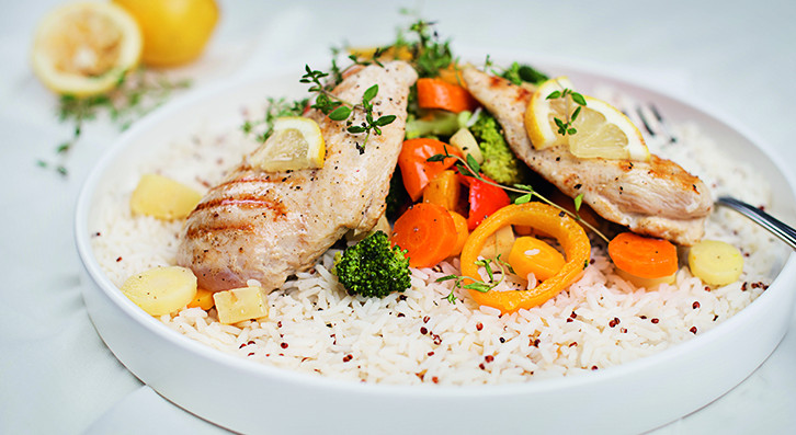 Hühnchen mit Gemüse, Reis & Quinoa