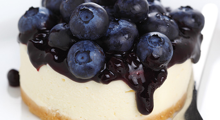 Heidelbeer Torte mit Waffel-Biskotten-Boden