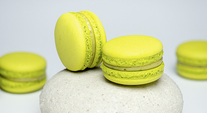 Matcha-Macarons mit Yuzu