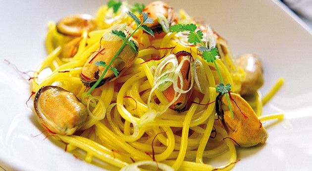 Spaghetti mit Kürbis, Walnüssen und Blattspinat