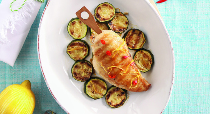 Hendl-„Lutscher“ in Zitronen-Honig-Olivenöl-Marinade an Zucchinigemüse