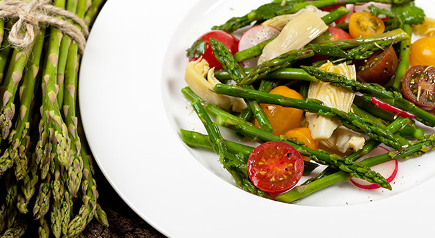 Bunter Spargel Salat