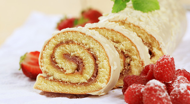 Klassische Biskuitroulade