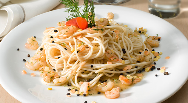 Dinkel Spaghetti mit Linsen und Krabben