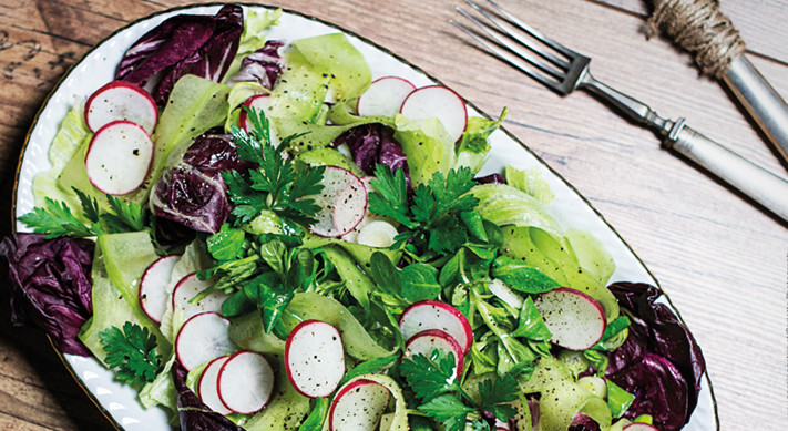 Salat mit Roten Rüben, Spinat und Feta