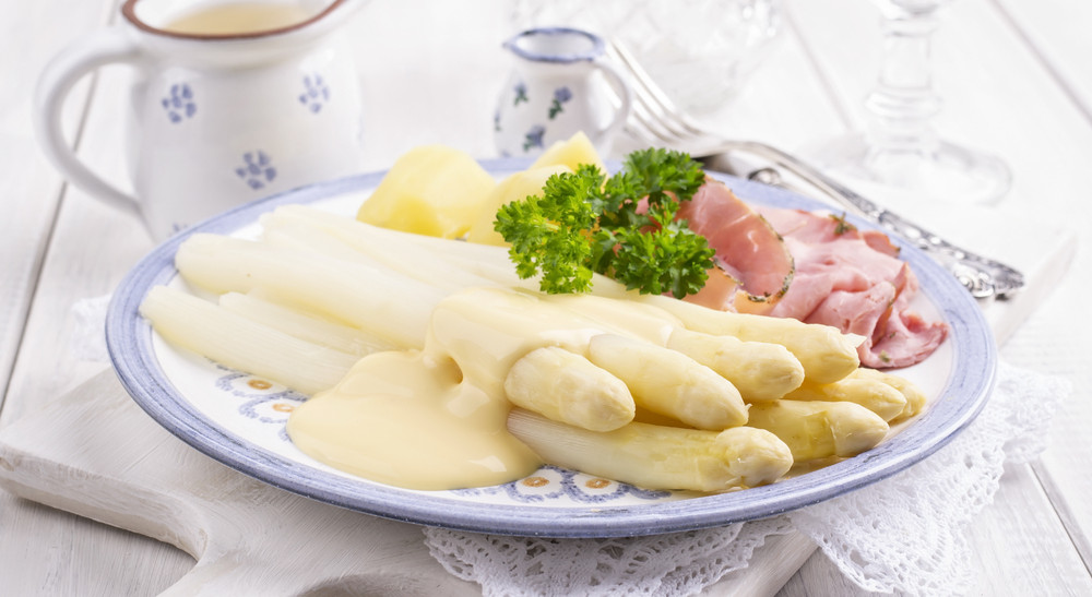 Spargel mit Sauce Hollandaise