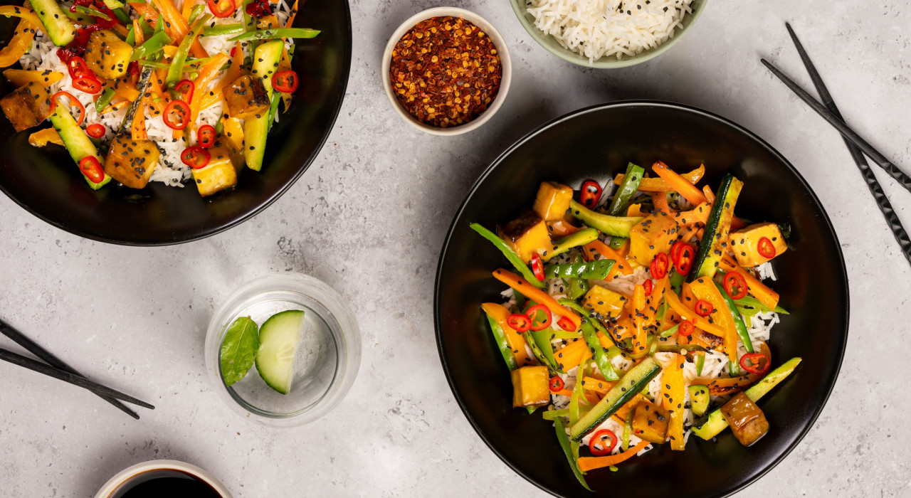 Wok mit Tofu und Gemüse
