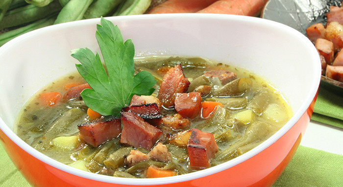 Fisolensuppe mit Speckwürfel - www.nahundfrisch.at